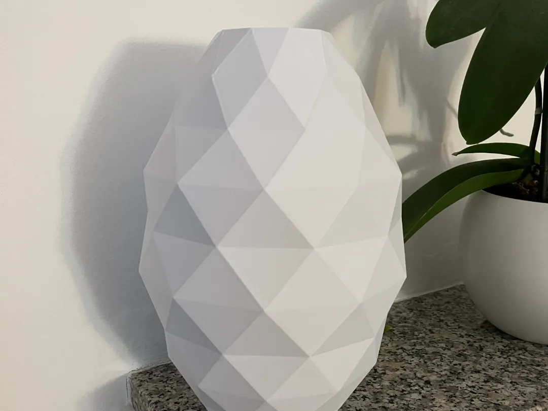 Vase moderne polygonal