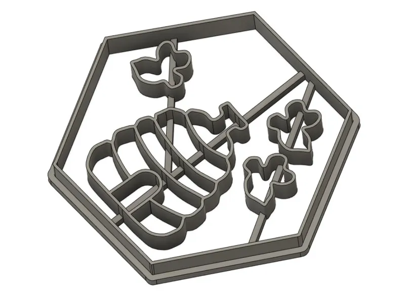 Honeycomb cutter with beehive & bees