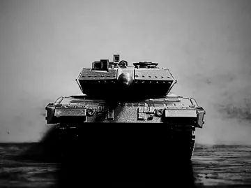 Letrero o emblema decorativo: 1/72 Leopard 2A6 — vista de referencia 5