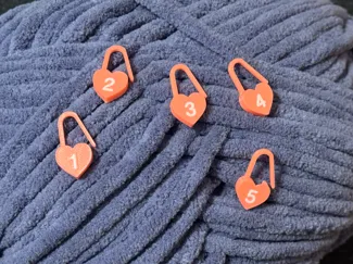 Numbered stitch markers (front and back)