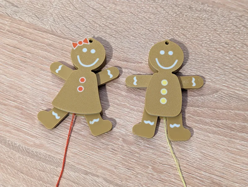 Gingerbread ornament (moving)