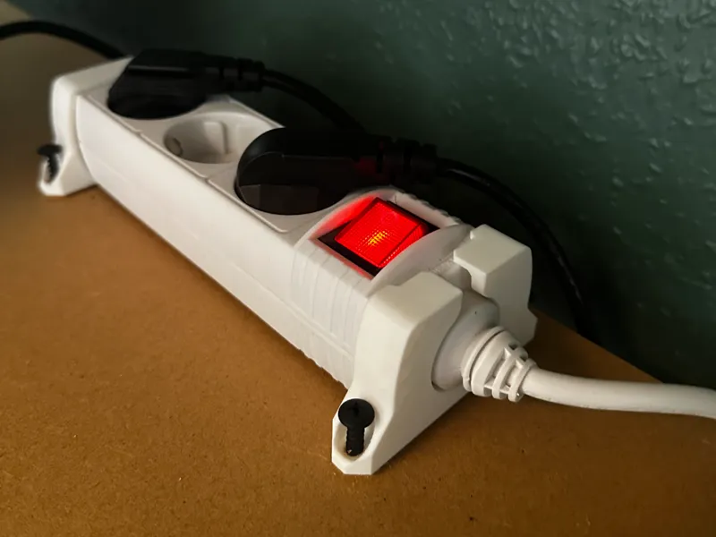 Schraubbare Universalhalterung für Mehrfachstecker