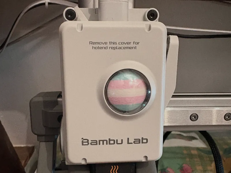 Trans flag extruder spinner