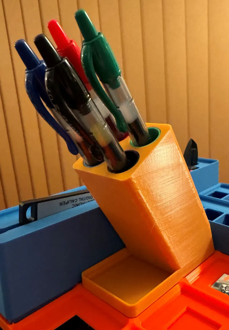 Slanted Gridfinity Pen Holder