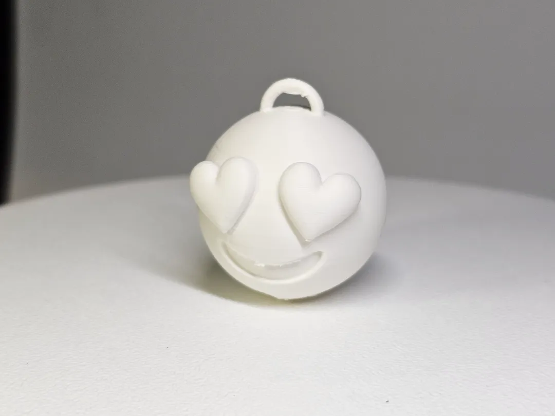 Porte-clés emoji yeux en cœur