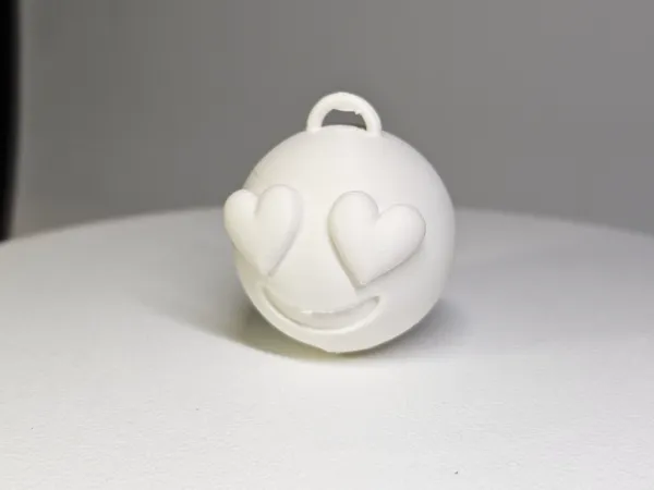 Porte-clés emoji yeux en cœur