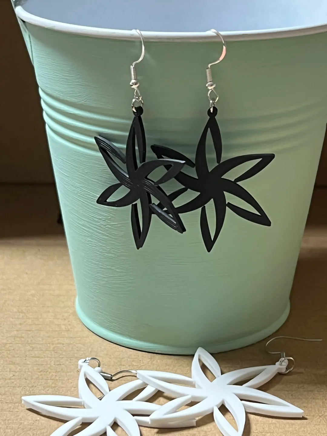 Pointy flower earrings view 3