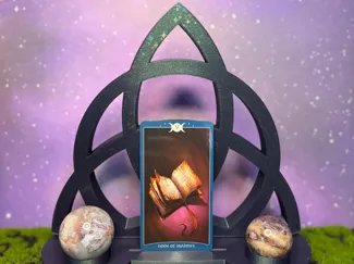 Triquetra Altar
