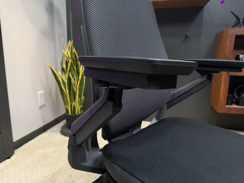 Steelcase Gesture Arm Rest Riser