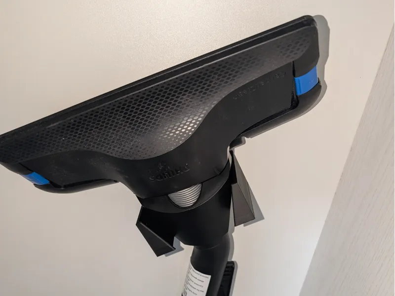 Vacuum cleaner head holder