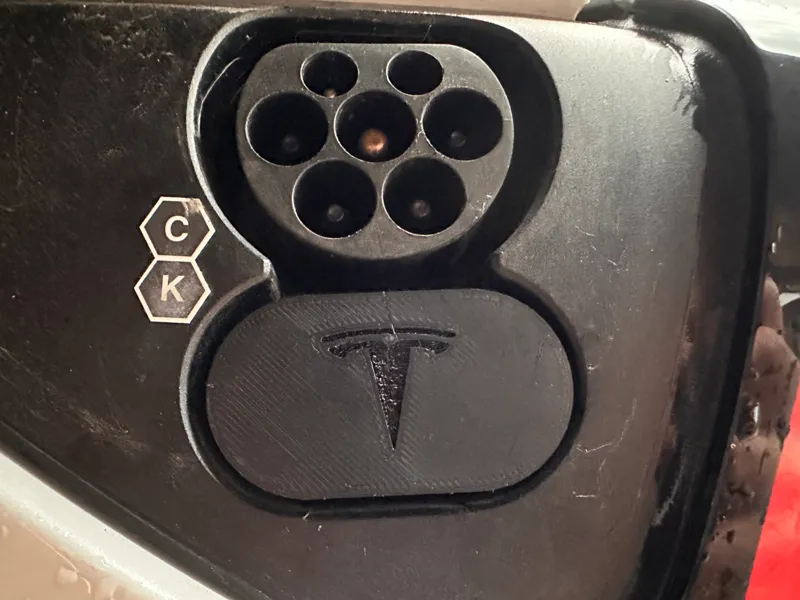 CCS DC plug Tesla Logo