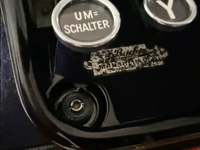Füße für Wanderer Continental Reiseschreibmaschine