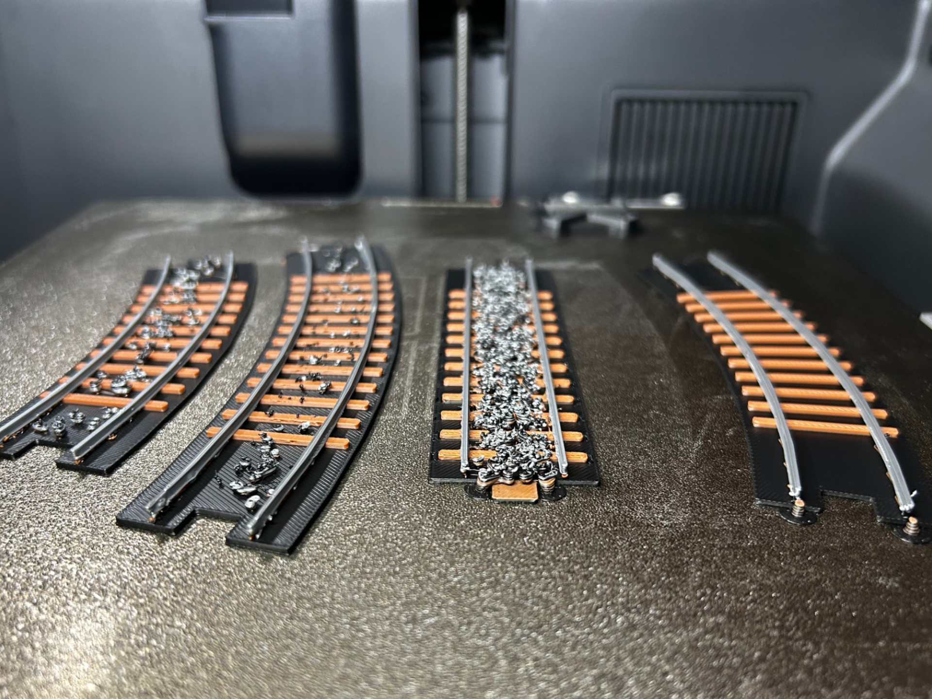 Train Track H0 1:87 (curved and straight) coloured