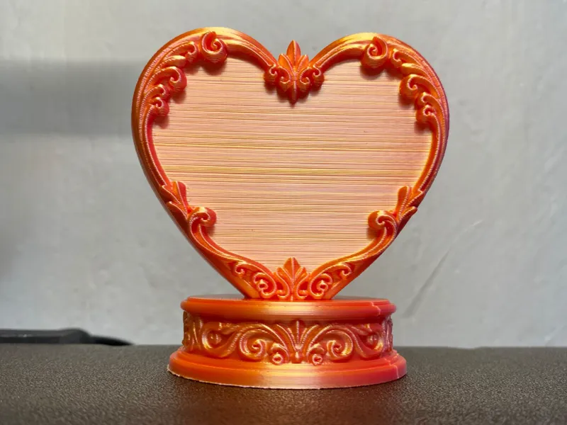 Cuore Decorativo con Base