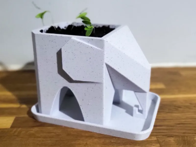 Low Poly Elephant with drip tray
