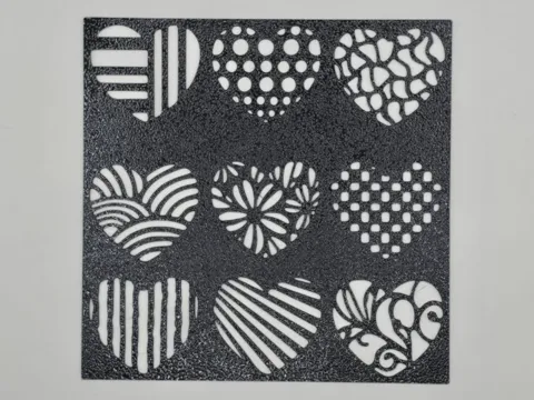 Letrero o emblema decorativo: Patterned Hearts Grid Square Stencil — referencia de MakerWorld