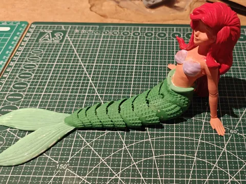 Figura decorativa: Mermaid Figure – Static + Articulated Versions — referencia de MakerWorld