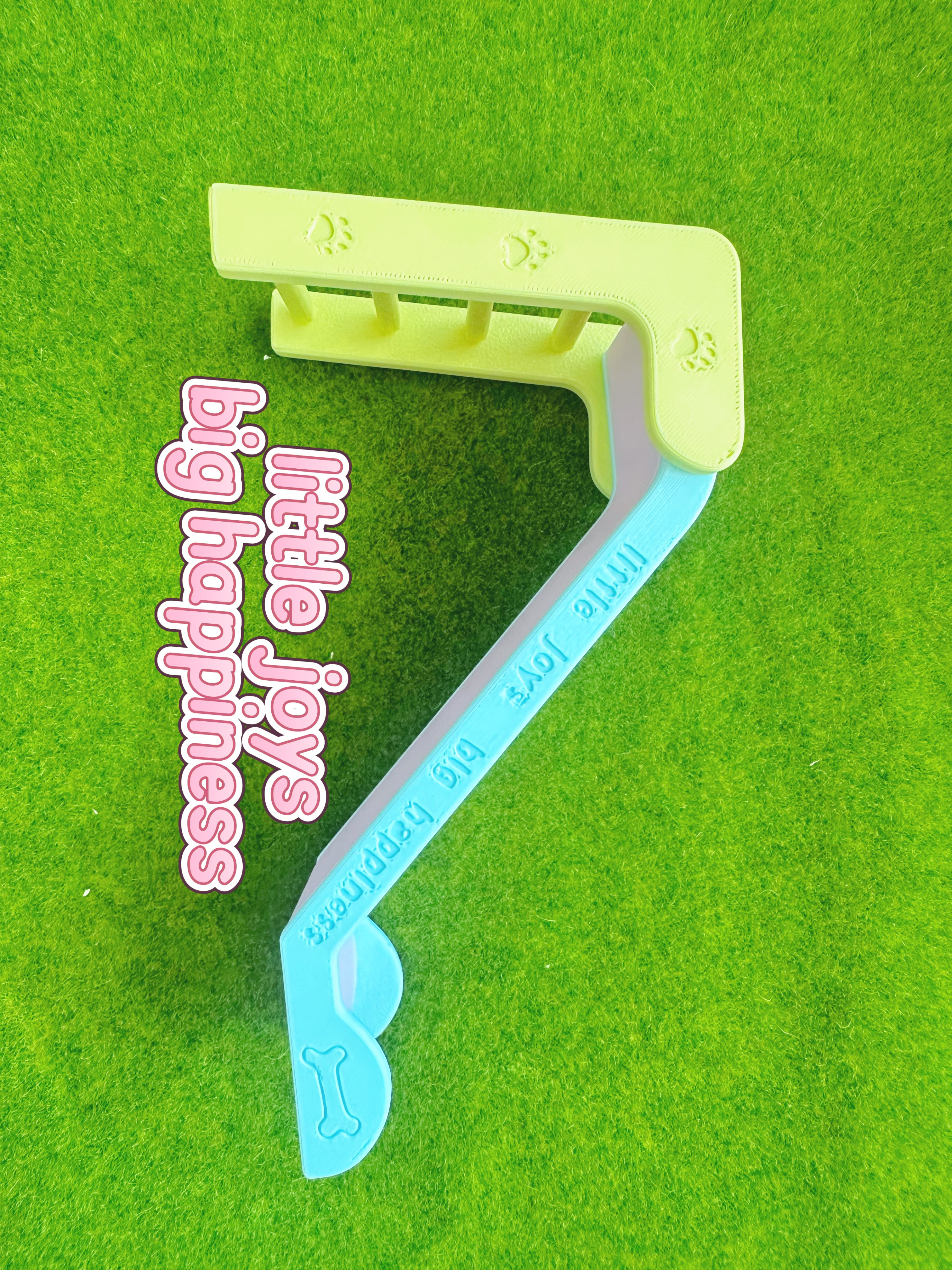 Miniatura 1 do modelo 3D 线条小狗游乐园 线条小狗滑滑梯 滑梯手机支架