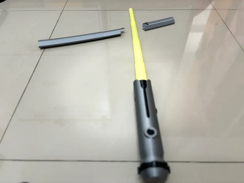 可擊打伸縮光劍劍刃