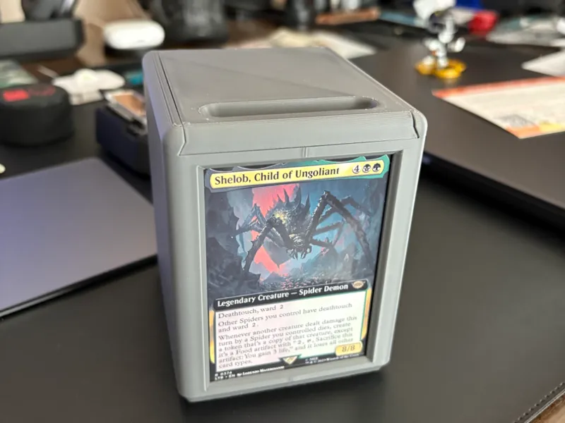 Commander Box with magnetic lid
