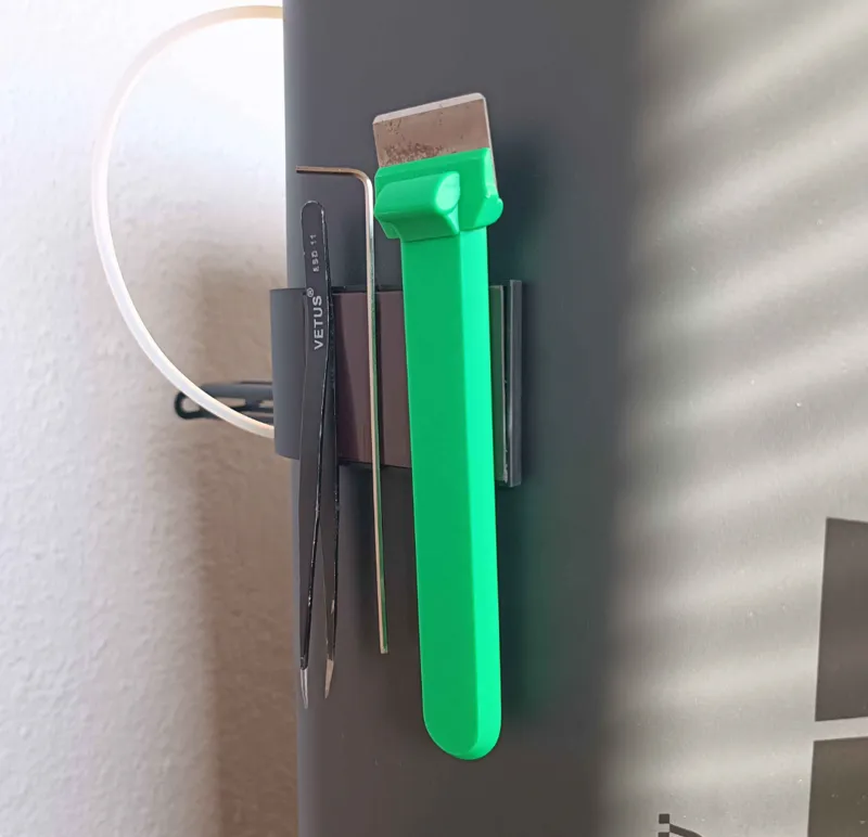 Magnetic side tool holder
