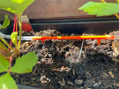 Planter box drip irrigation for plants 