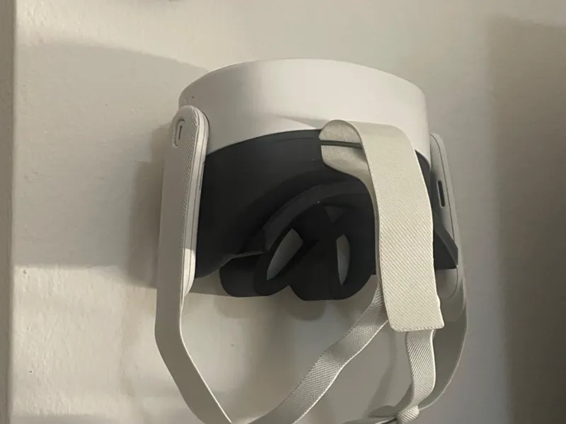 Meta Quest VR and controller wall mount 
