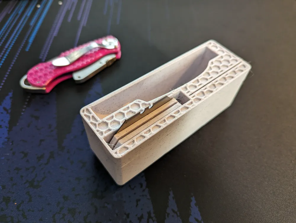 JerryRigEverything Knife Holder (+Gridfinity) by Schef MakerWorld