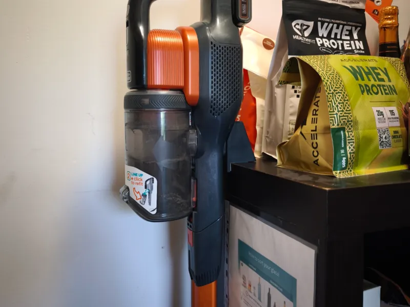 Vacuum Cleaner Holder/Support (Black n Decker)
