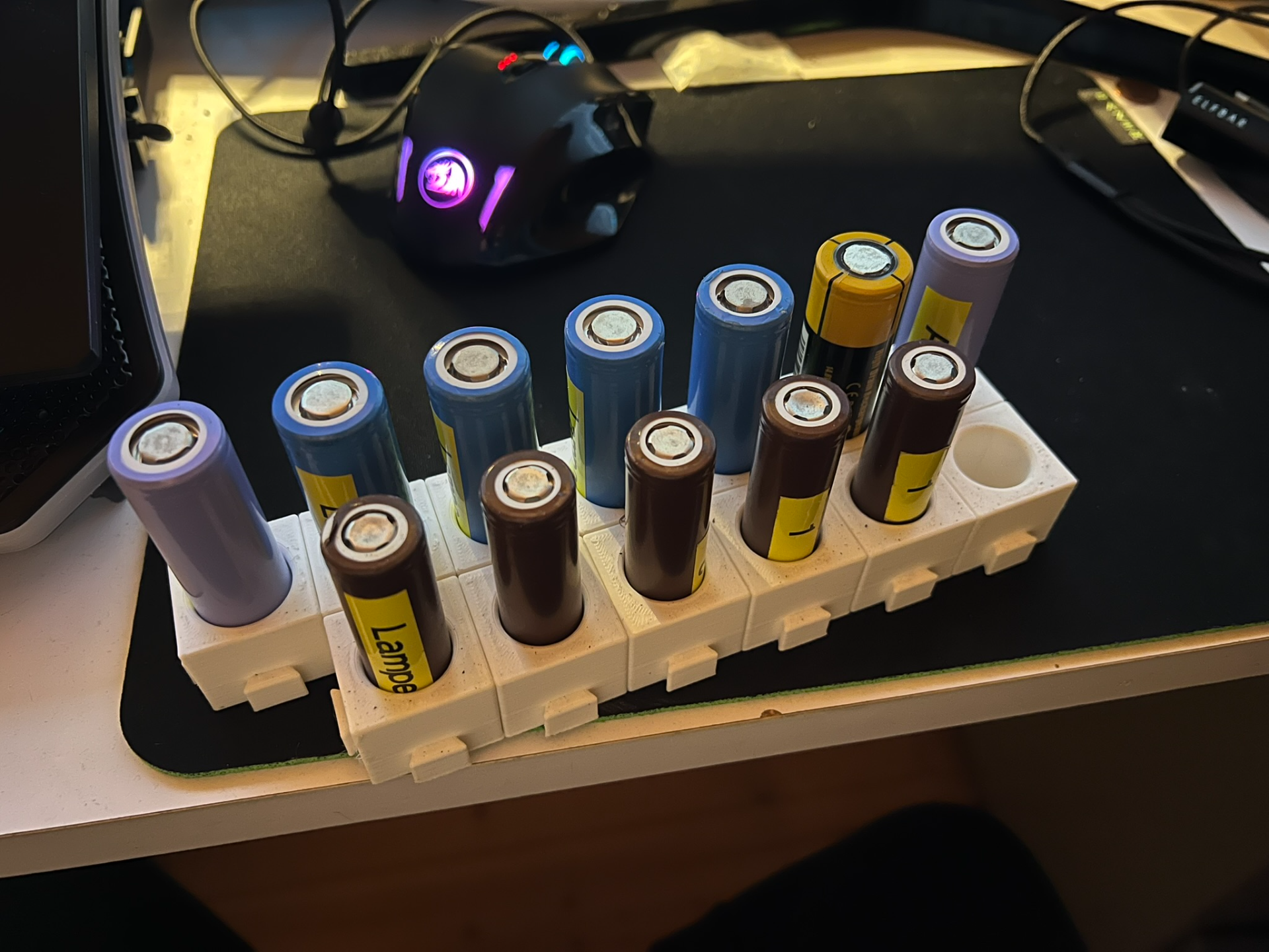 Modularer Akku Halter