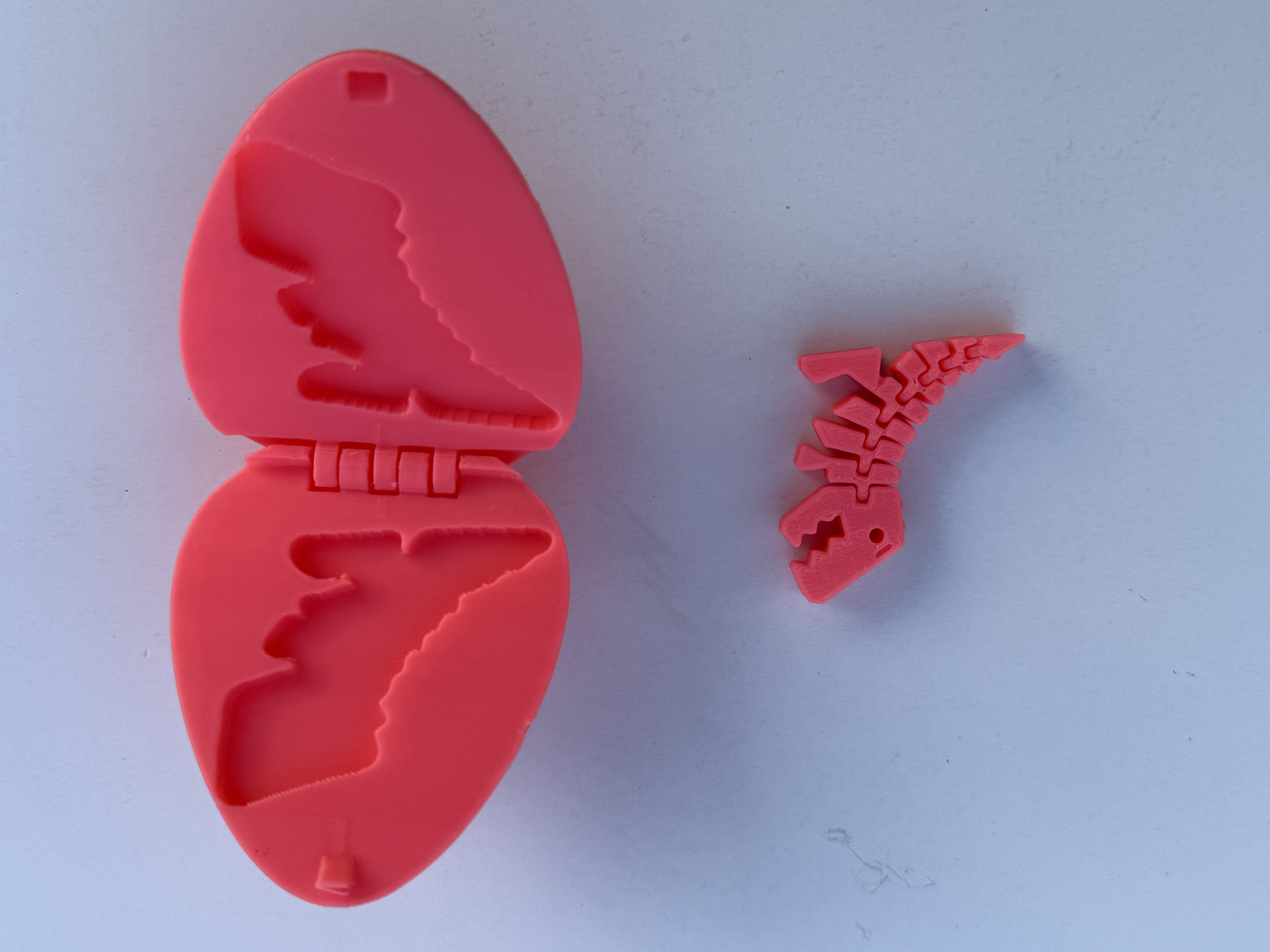 Miniatura 4 do modelo 3D Flexi Rex Egg - Snaps shut