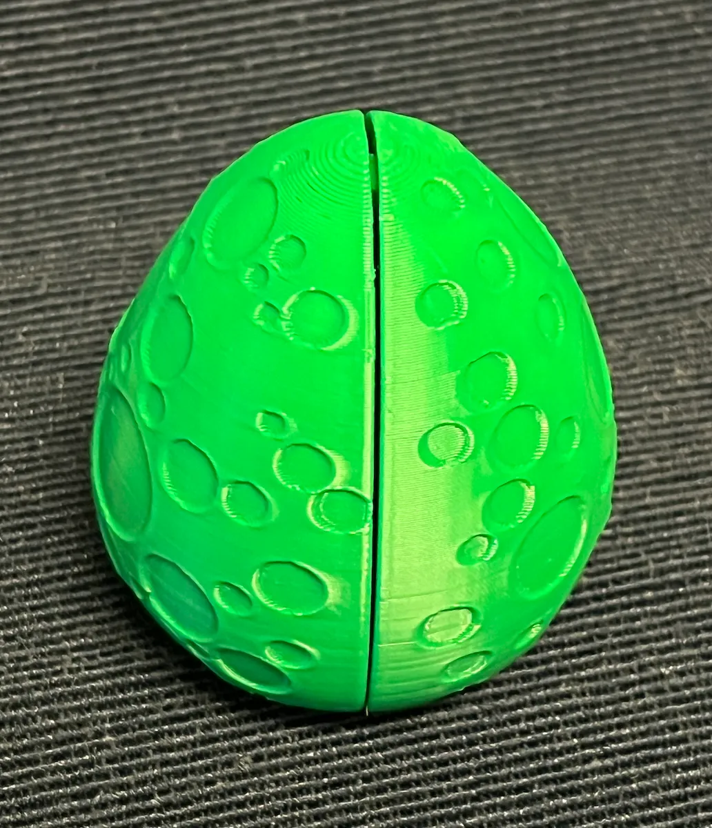 Flexi Rex Egg - Snaps shut view 4