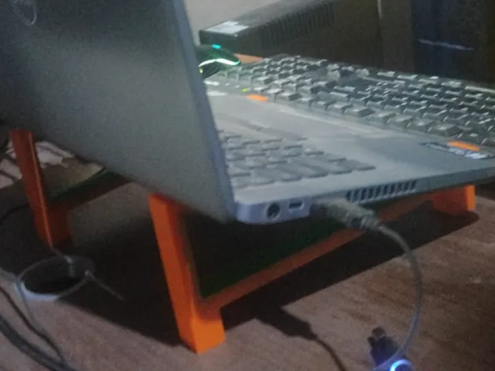 Support for laptop