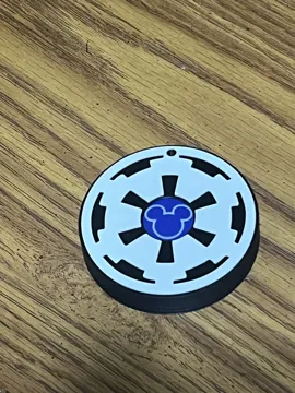 Letrero o emblema decorativo: Star Wars Imperial Logo - MagicBand+ Puck Holder — vista de referencia 4