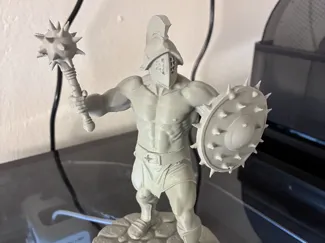 Gladiator mit Keule und Schild