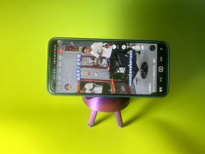 Small Stool Phone Stand