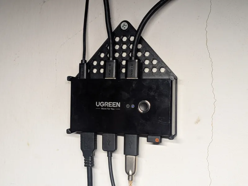 UGREEN USB Switch KVM Wall Holder