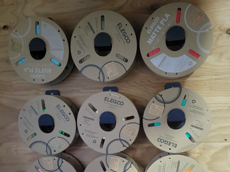 wall mount filament holder