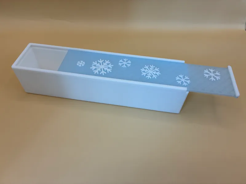 Pralinenbox / Stiftebox mit Verriegelung