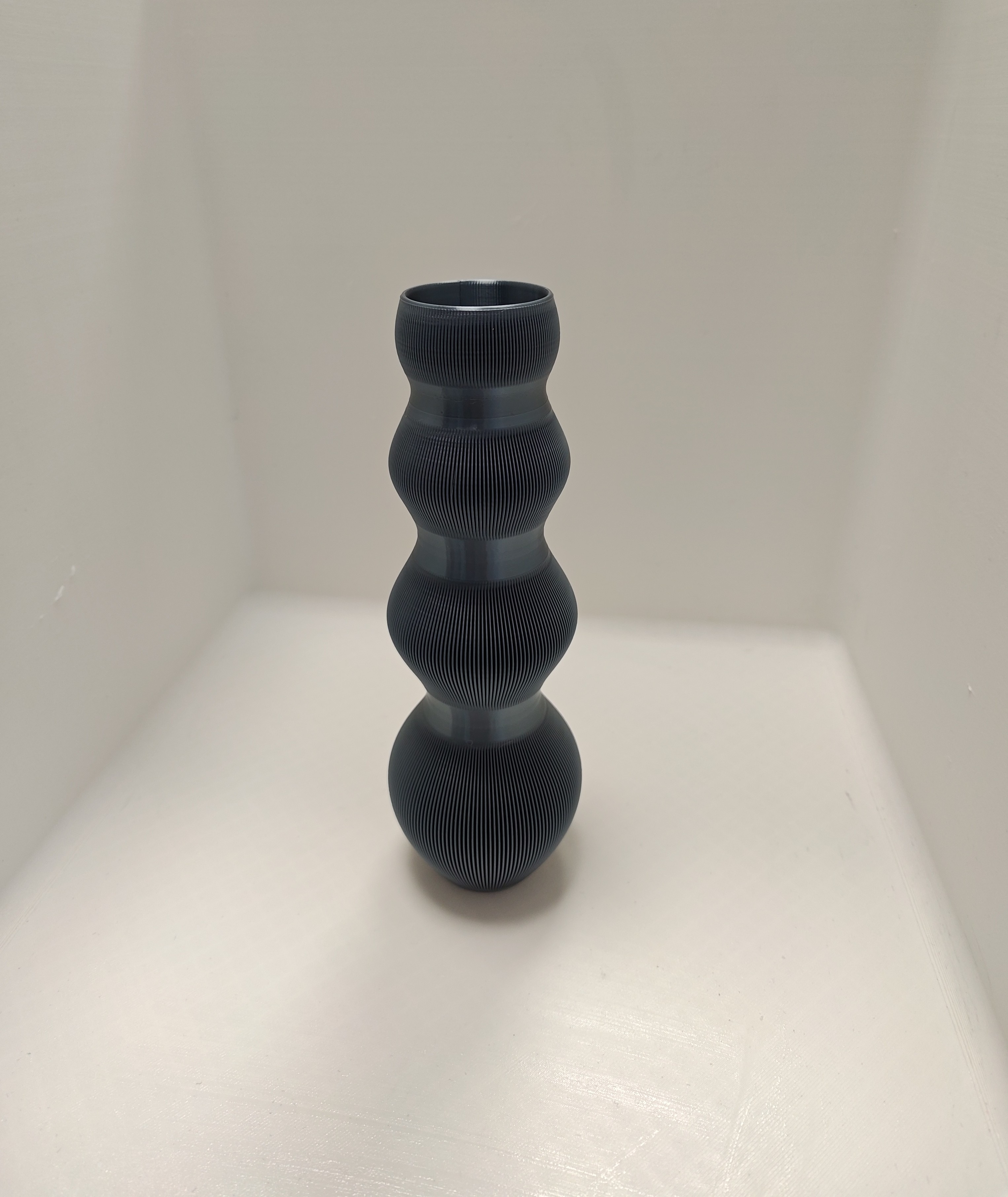 Miniatura 1 do modelo 3D Infinity Winglet Vase – Ultra Stable Design