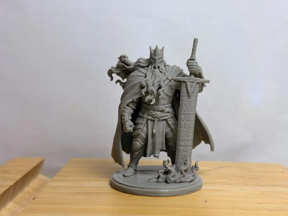 King in Black Tyrant Dark Evil Warrior - Free 3D Print Model - MakerWorld