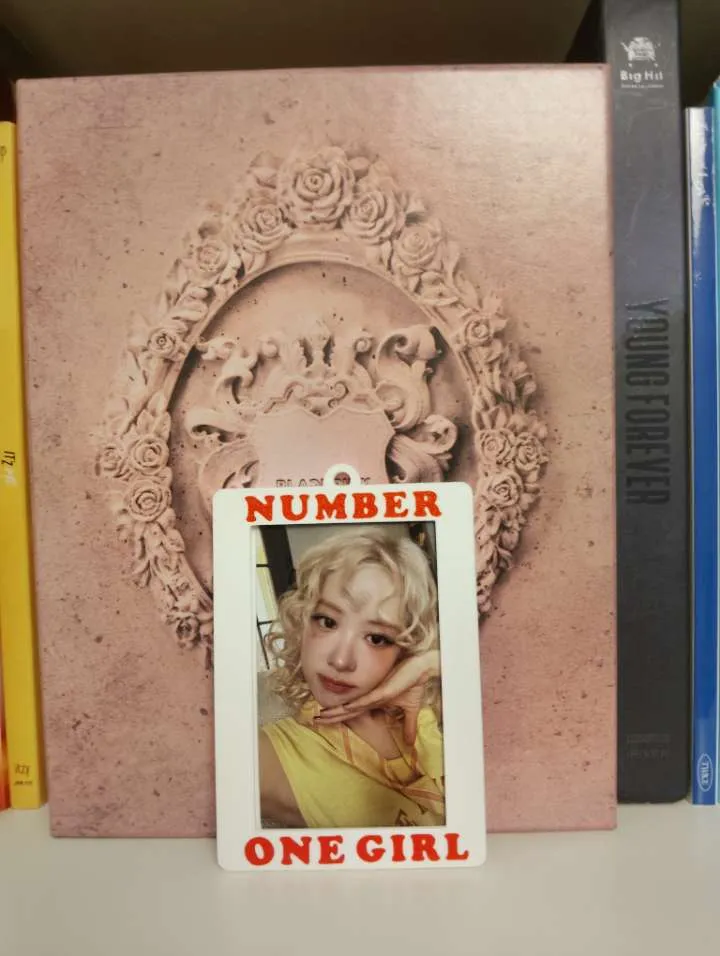 Rosé Number One Girl Photocard Holder & Keychain view 3