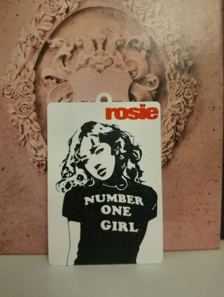 Rosé Number One Girl Photocard Holder & Keychain view 4