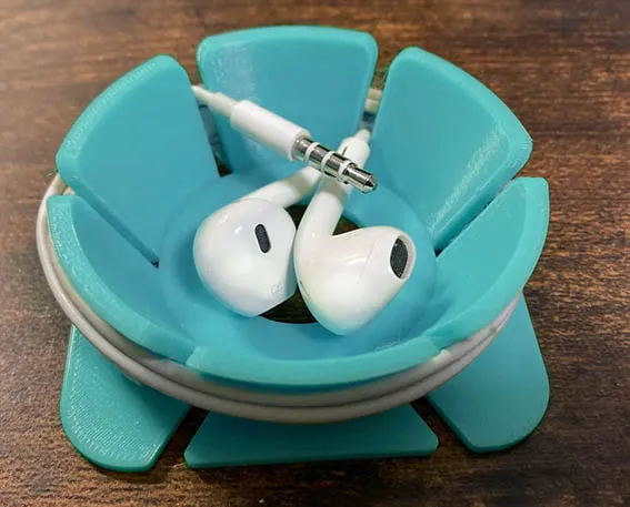 Flower earphone cable holder