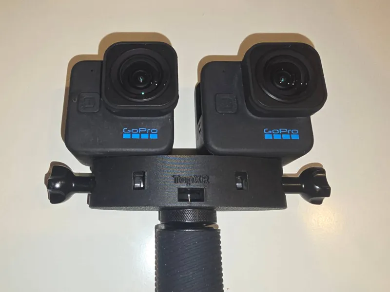 精确固定两台 GoPro HERO11 Mini、中心距接近人眼瞳距66mm、1/4 英寸三脚架接口