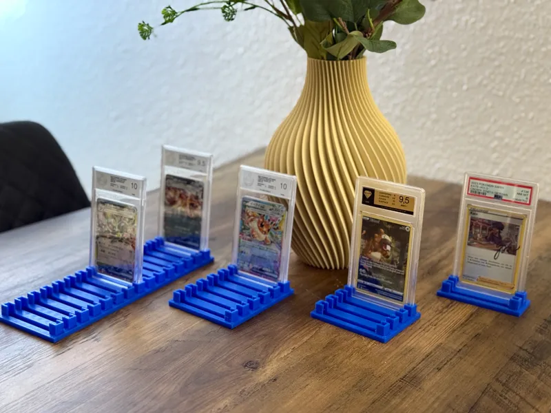 Pokémon Card Stand 2 - 15 Graded Cards