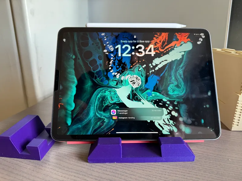 Ipad desk stand