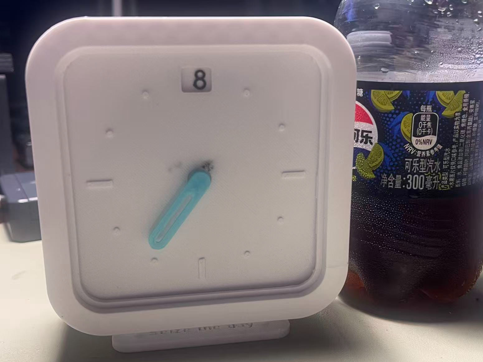 简约风桌面时钟