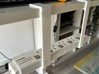 Plug holder