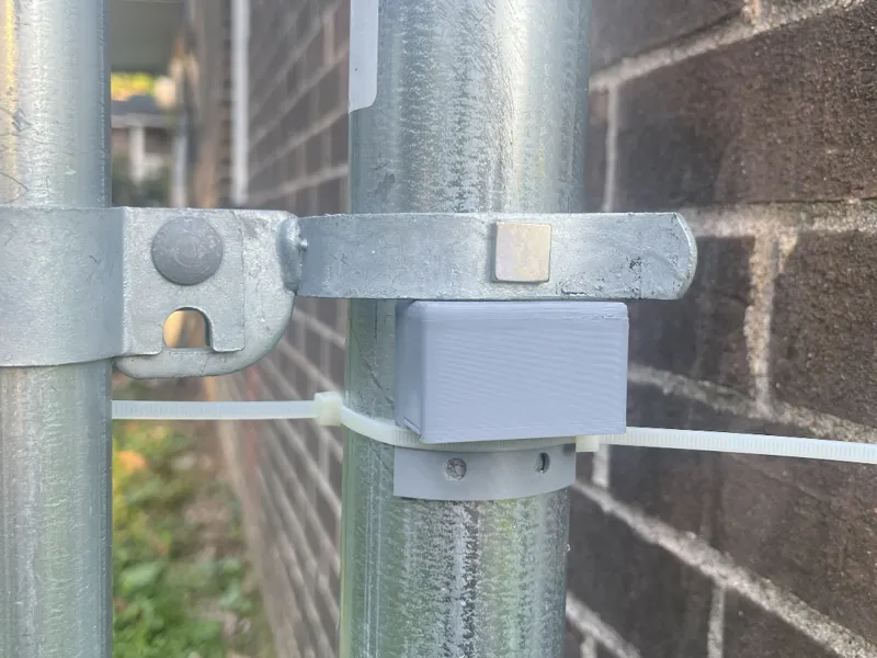 Aqara Chan Link Fence Gate Case